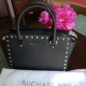 Black/Silver Michael Kors - Selma Medium Satchel